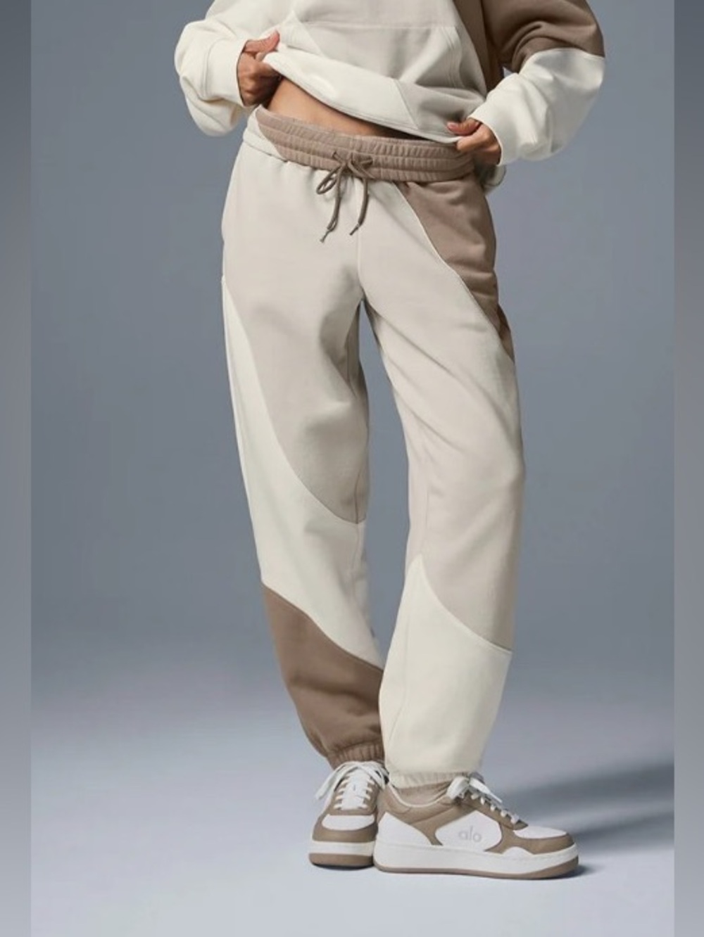 Alo yoga Make Waves Sweatpant (Ivory/Bone/Gravel) Size xs